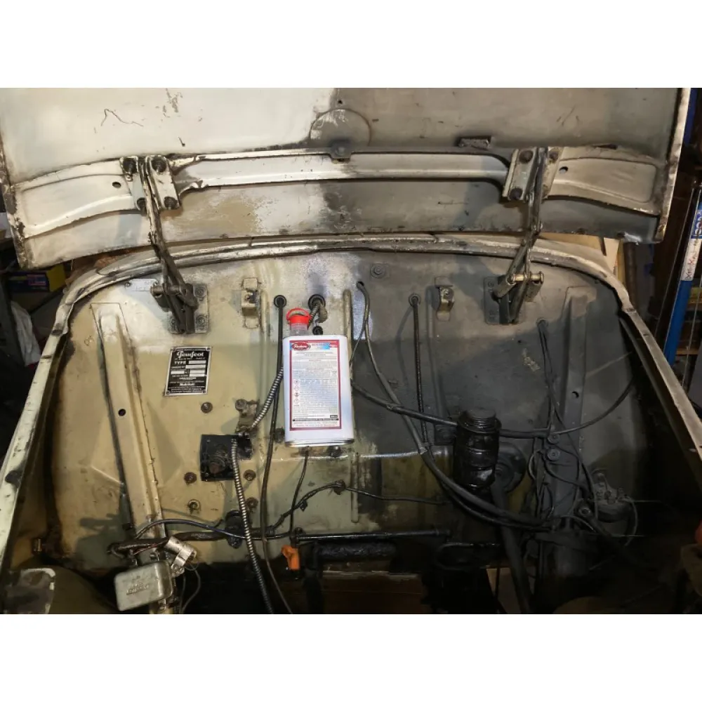 Karosserie und Motoren Reiniger ua. zur Teerentfernung Restom®Motornet 2010